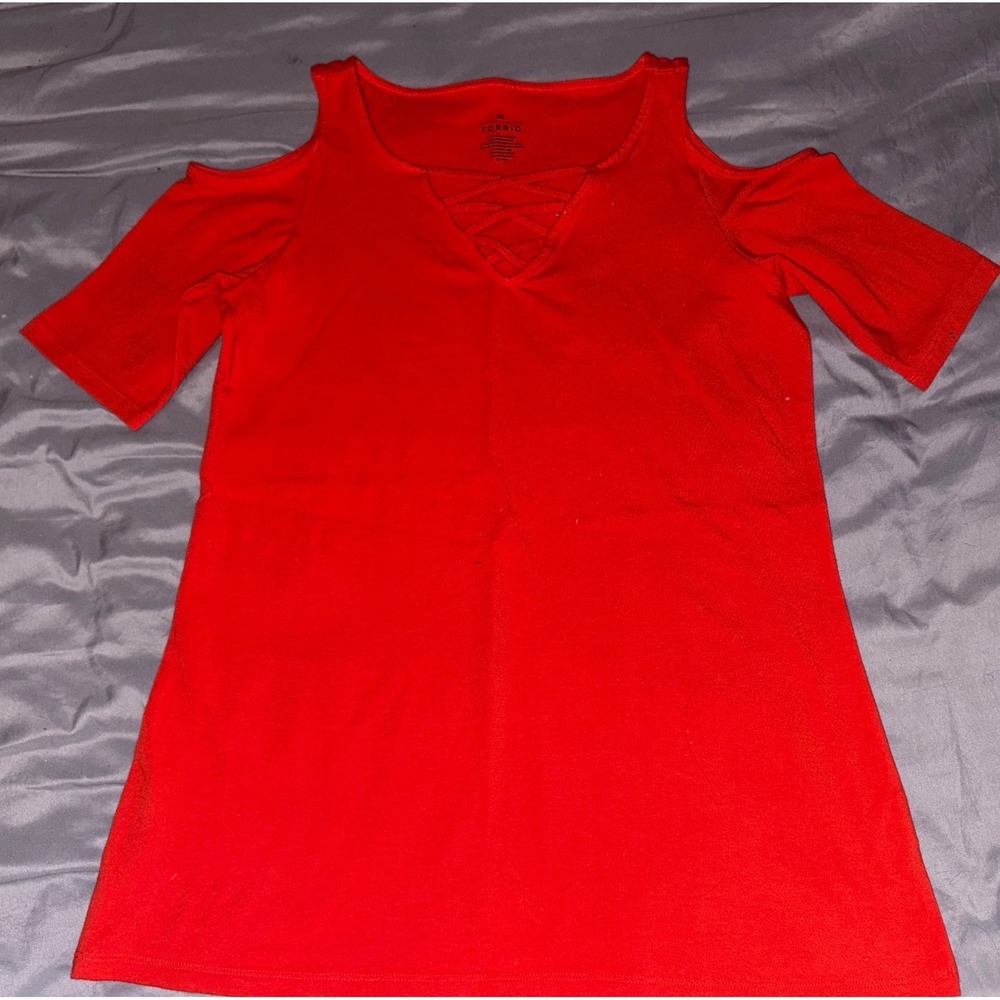 Torrid Plus Size Red Cold Shoulder Lace-Up V-Neck Top Size 00 (M/L)